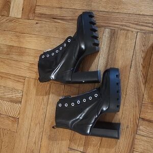 Zara Faux Leather Gumsole Ankle Boots – EU 39 / US 8.5 – Chunky Platform